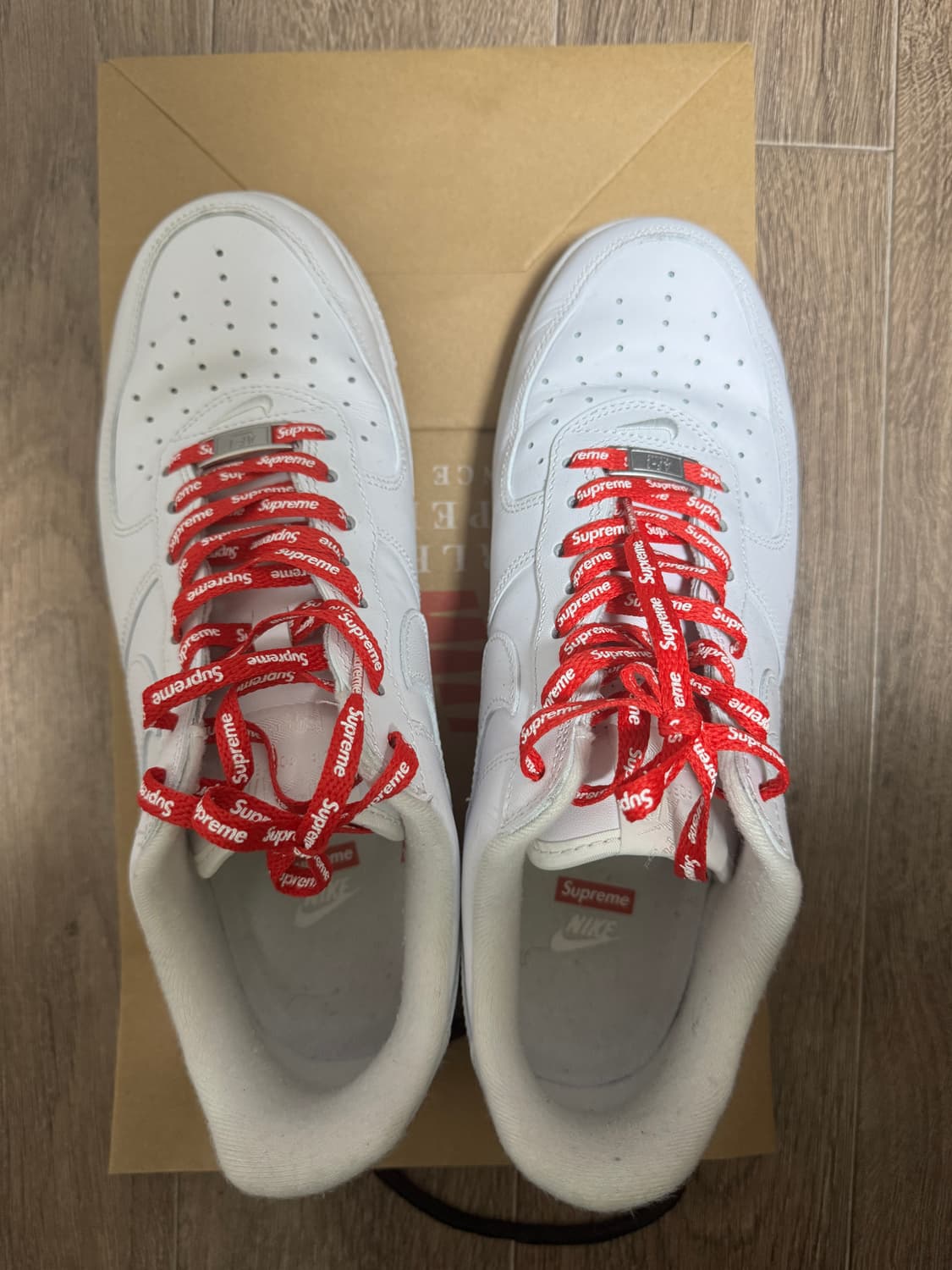 나이키 슈프림 에어포스1 로우 화이트 상품이미지2