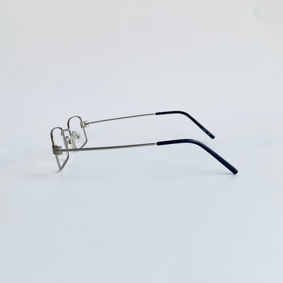 [픽키-725] 데드스탁 실버 무광 사각 미니멀 블랙팁 빈티지안경 상품이미지4