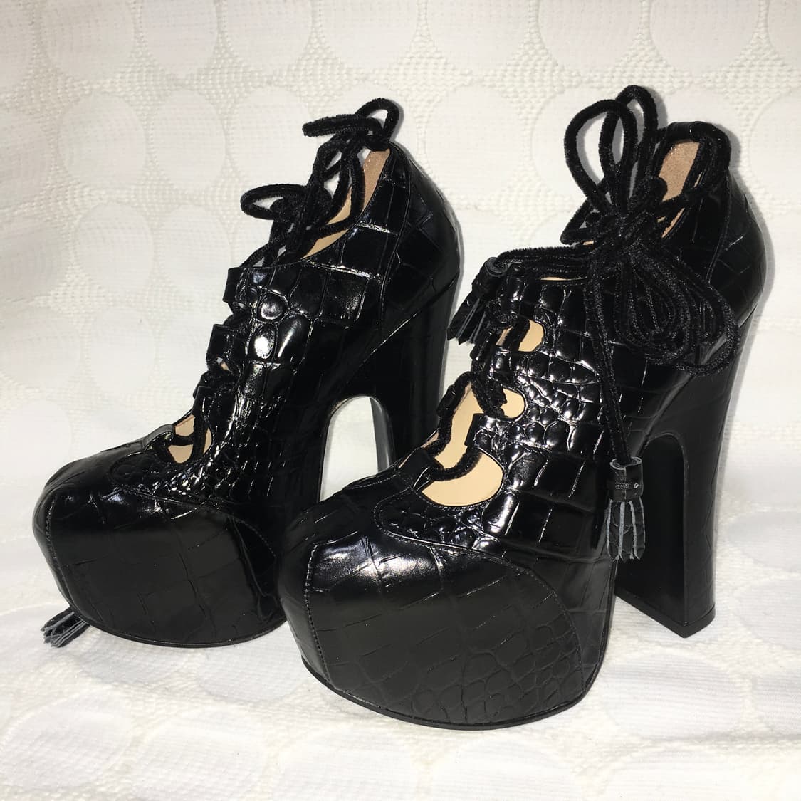 비비안 웨스트우드 아카이브 크로코 엠보 레이스업 청키힐 펌프스 상품이미지4