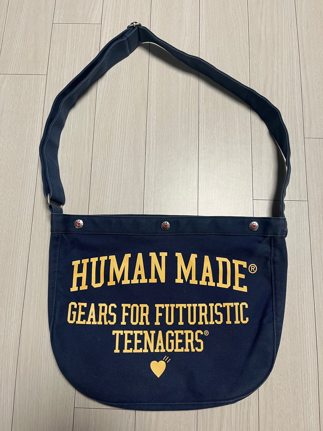 휴먼메이드 human made 숄더백_블루 컬러 상품이미지1