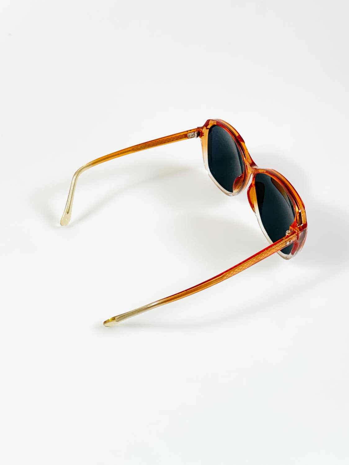 90s 엠버 그라디언트 볼드 오벌 프레임 빈티지 선글라스 상품이미지4