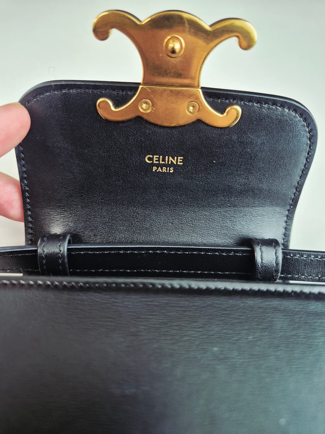 셀린느 트리옹프 카프스킨 미니백 (블랙) 상태 매우 좋아요!! 상품이미지7