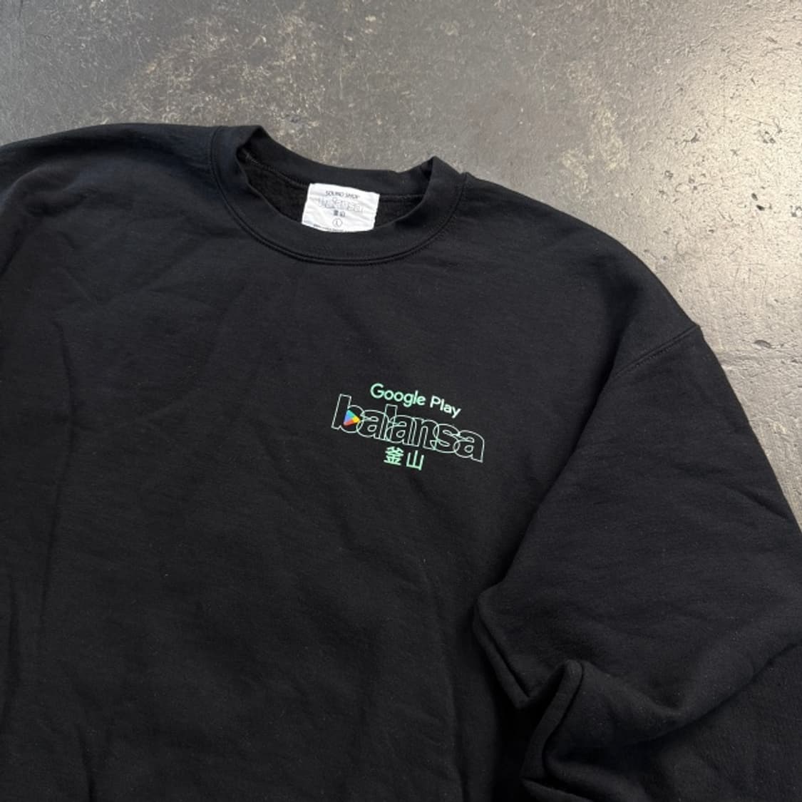 100 발란사 X 구글플레이 맨투맨 상품이미지2