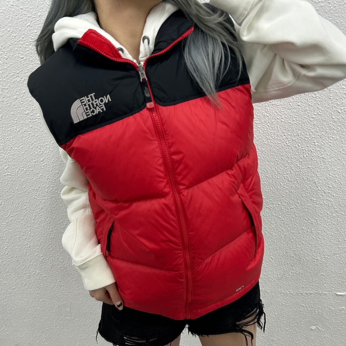 노스페이스 700 블랙 배색 레드 패딩조끼 95 상품이미지1