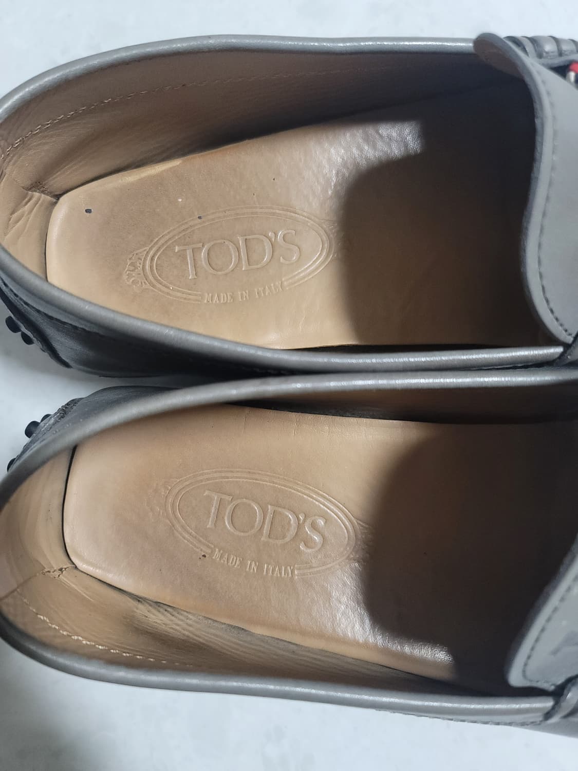 토즈 명품 로퍼 8사이즈 남성 270사이즈 상태굿

 상품이미지4