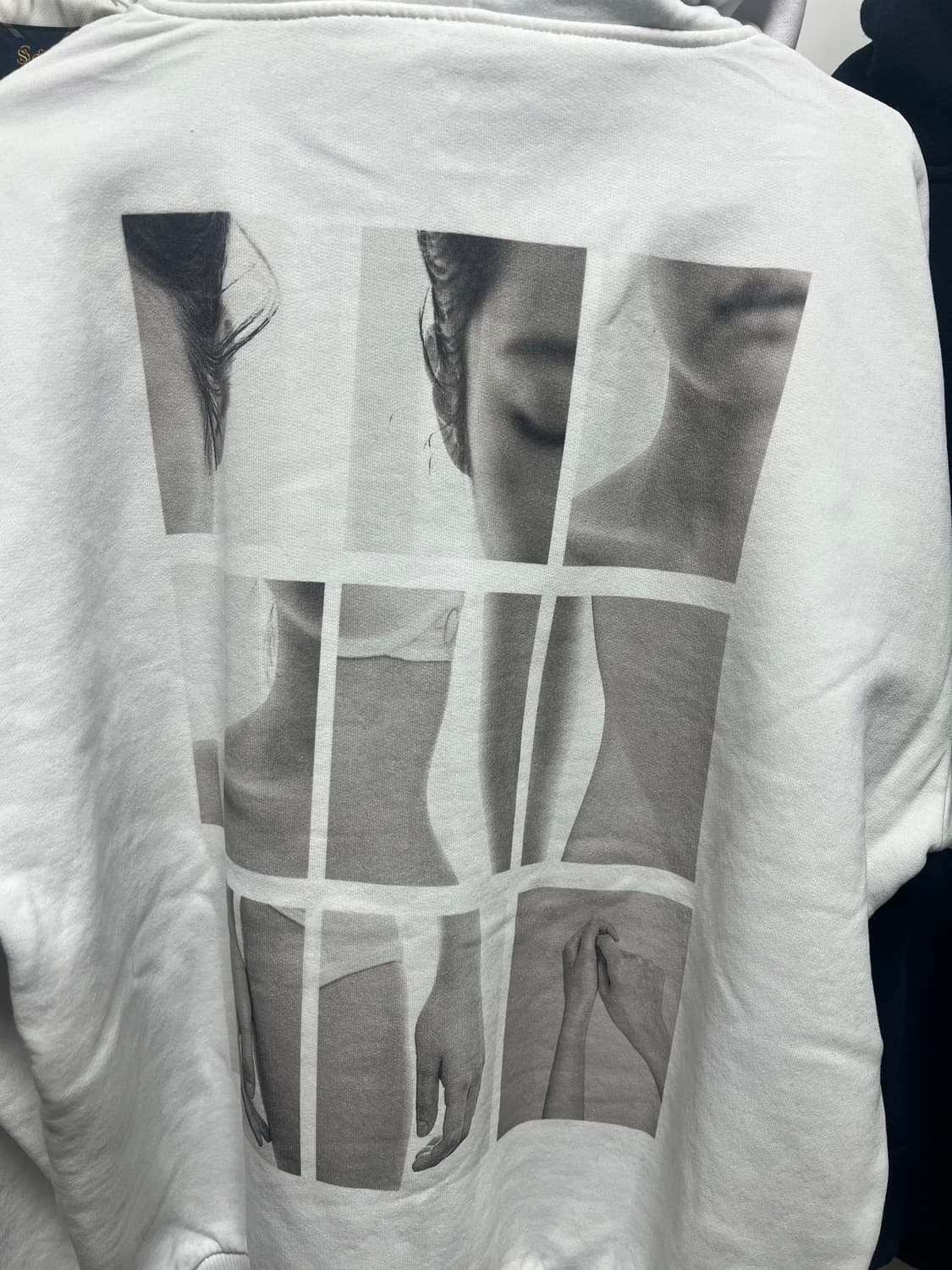 제니 전시회 후드티 상품이미지1