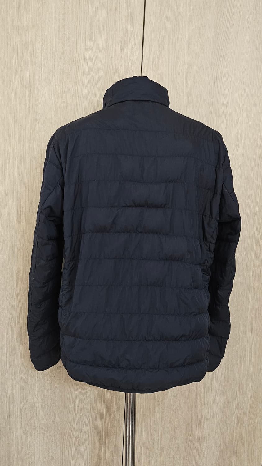 (세탁완료) 유니클로 초경량 다운 패딩 딥네이비 M 95 상품이미지6