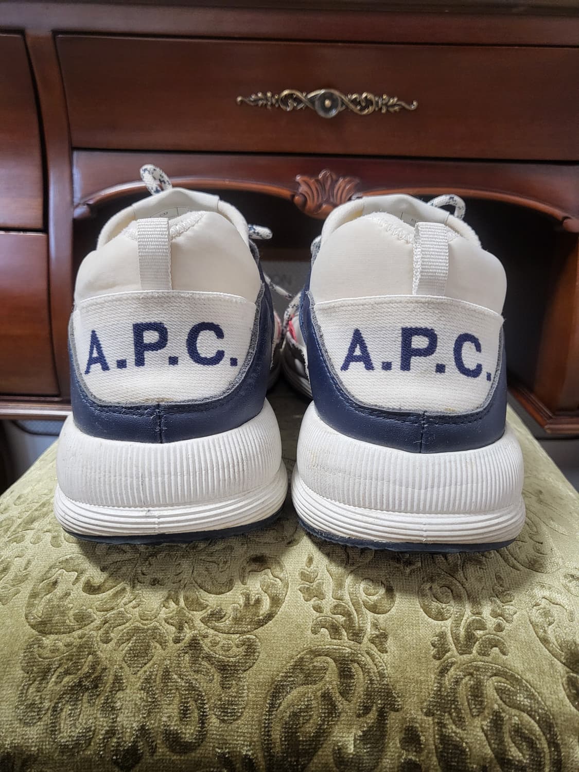 A.P.C. 레드 언클 데이브 스니커즈 상품이미지3