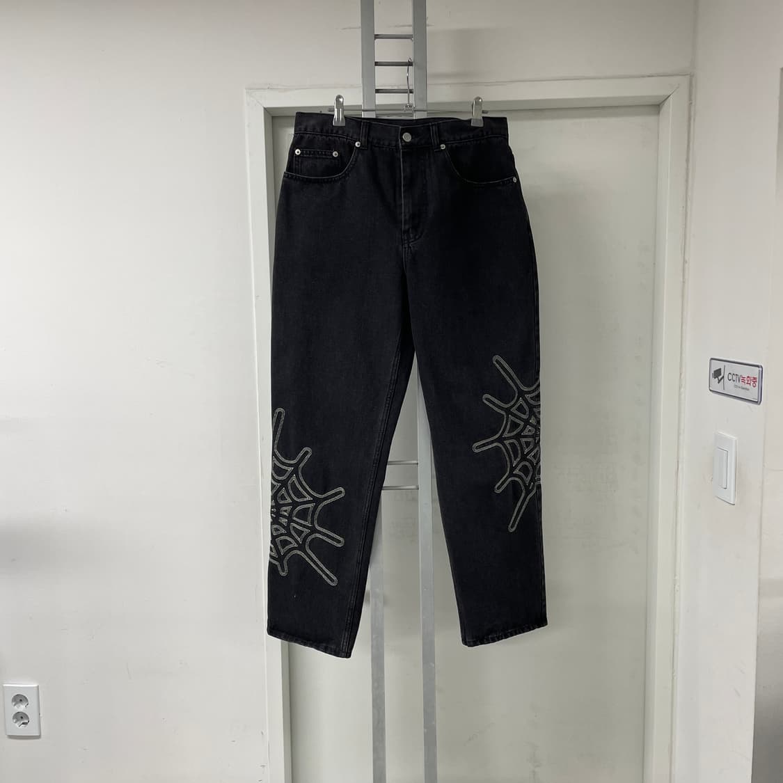 디스이즈네버댓 거미줄 자수 데님 팬츠 M 상품이미지6