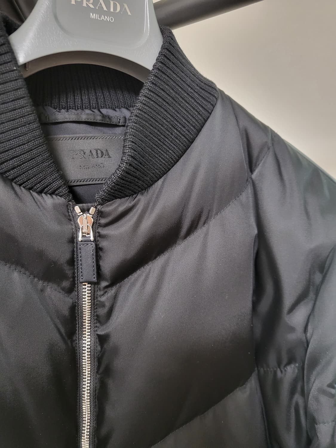 23FW 프라다 리나일론 구스다운 패딩 50 상품이미지5