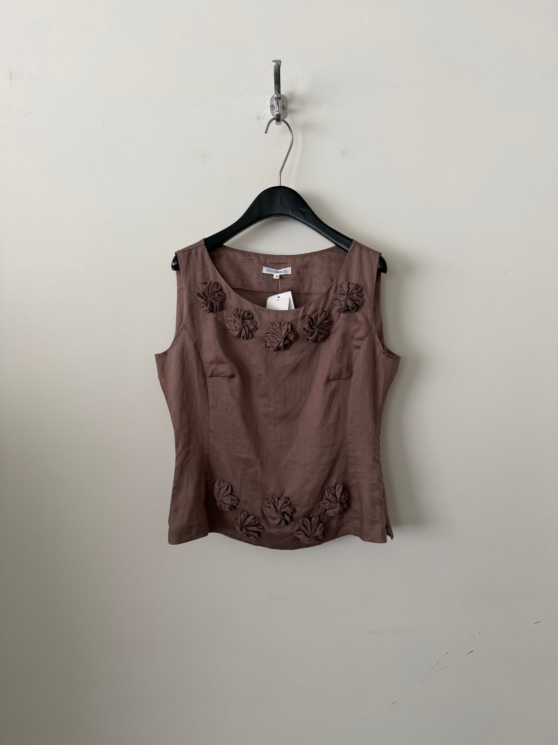 Floral Corsage Linen Blouse 상품이미지1