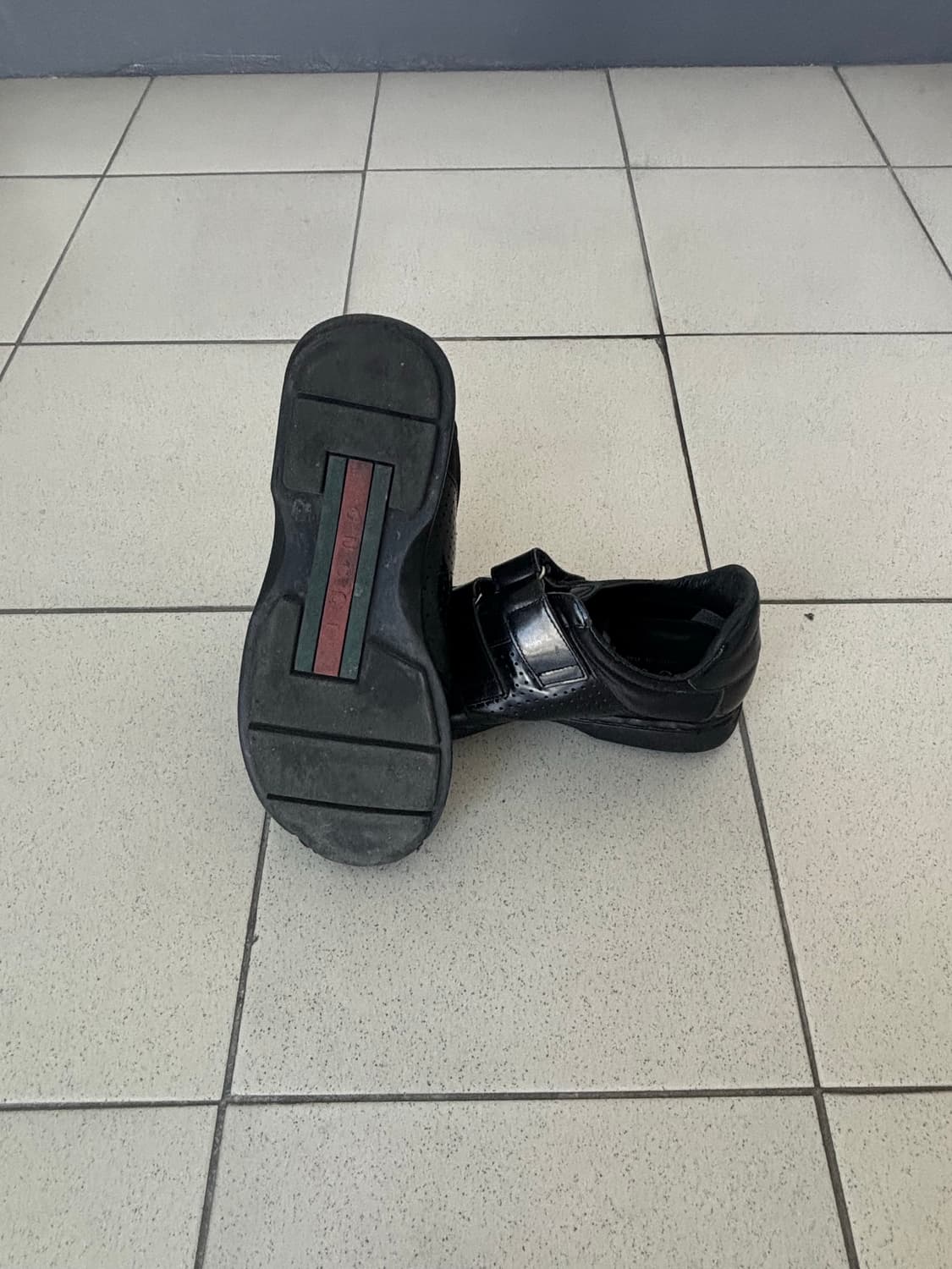 구찌 레더 밸크로 슈즈 상품이미지2