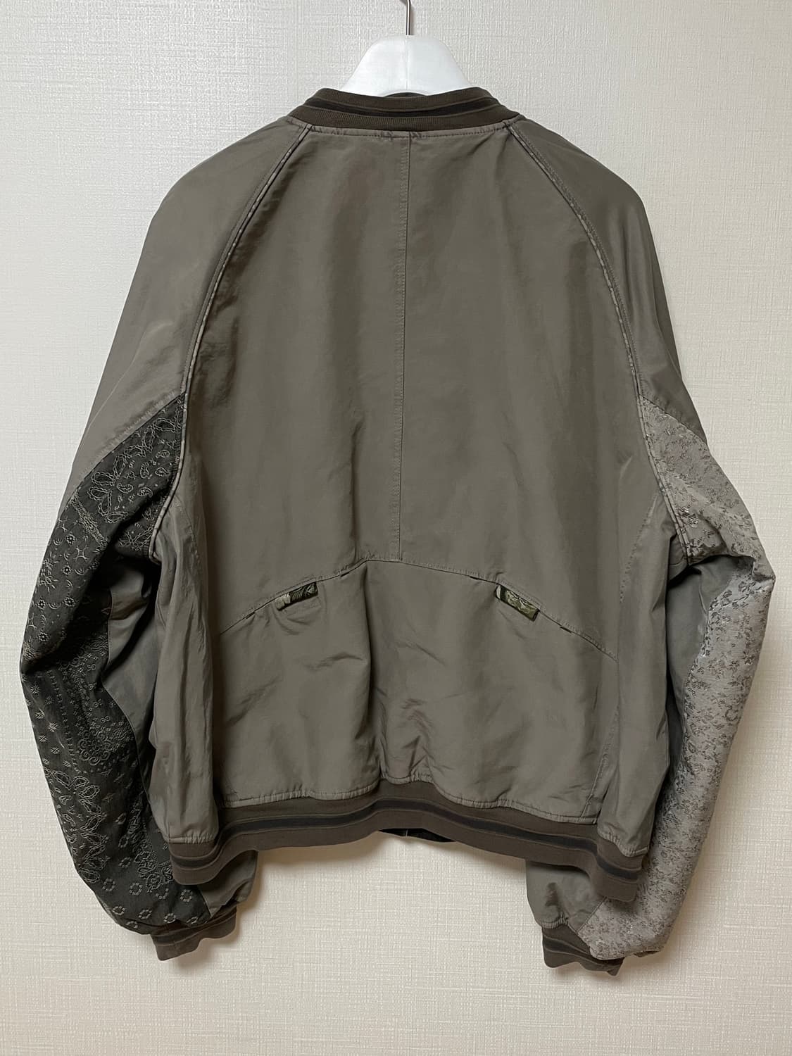 [4] 폴리테루 1011 리버시블 플로럴 수베니어 봄버 라이트 세이지 상품이미지8