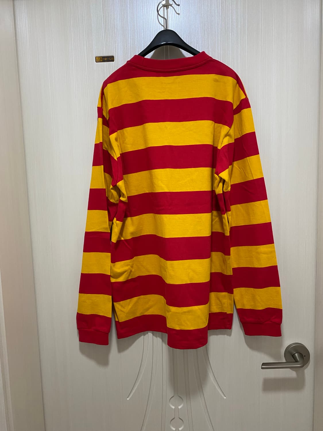 위캔더스(WKNDRS) 레드 스트라이프 긴팔티셔츠 L  상품이미지4