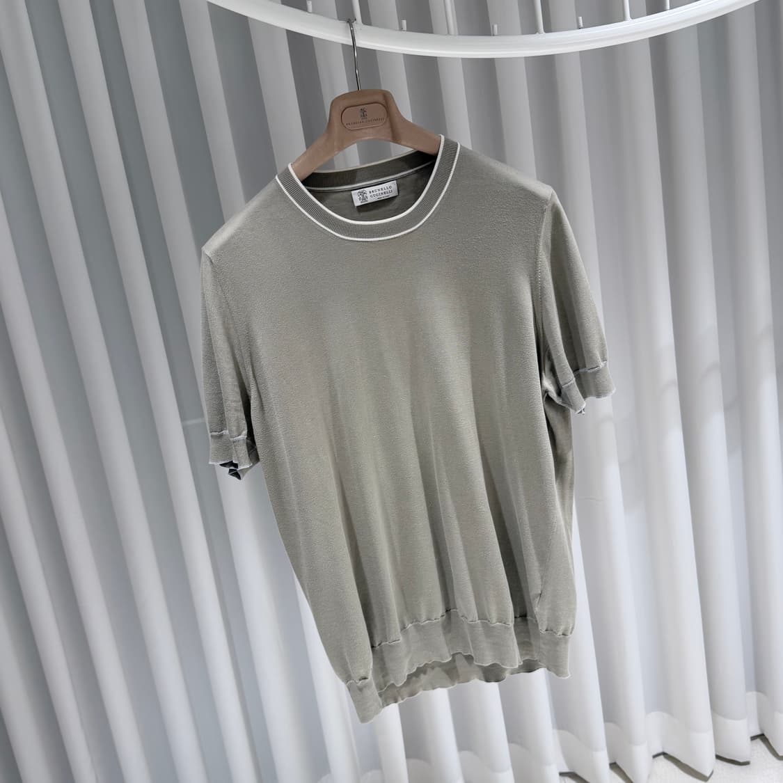 (A+/54) / 브루넬로쿠치넬리 크루넥 넥라인 반팔 올리브 그린 상품이미지3