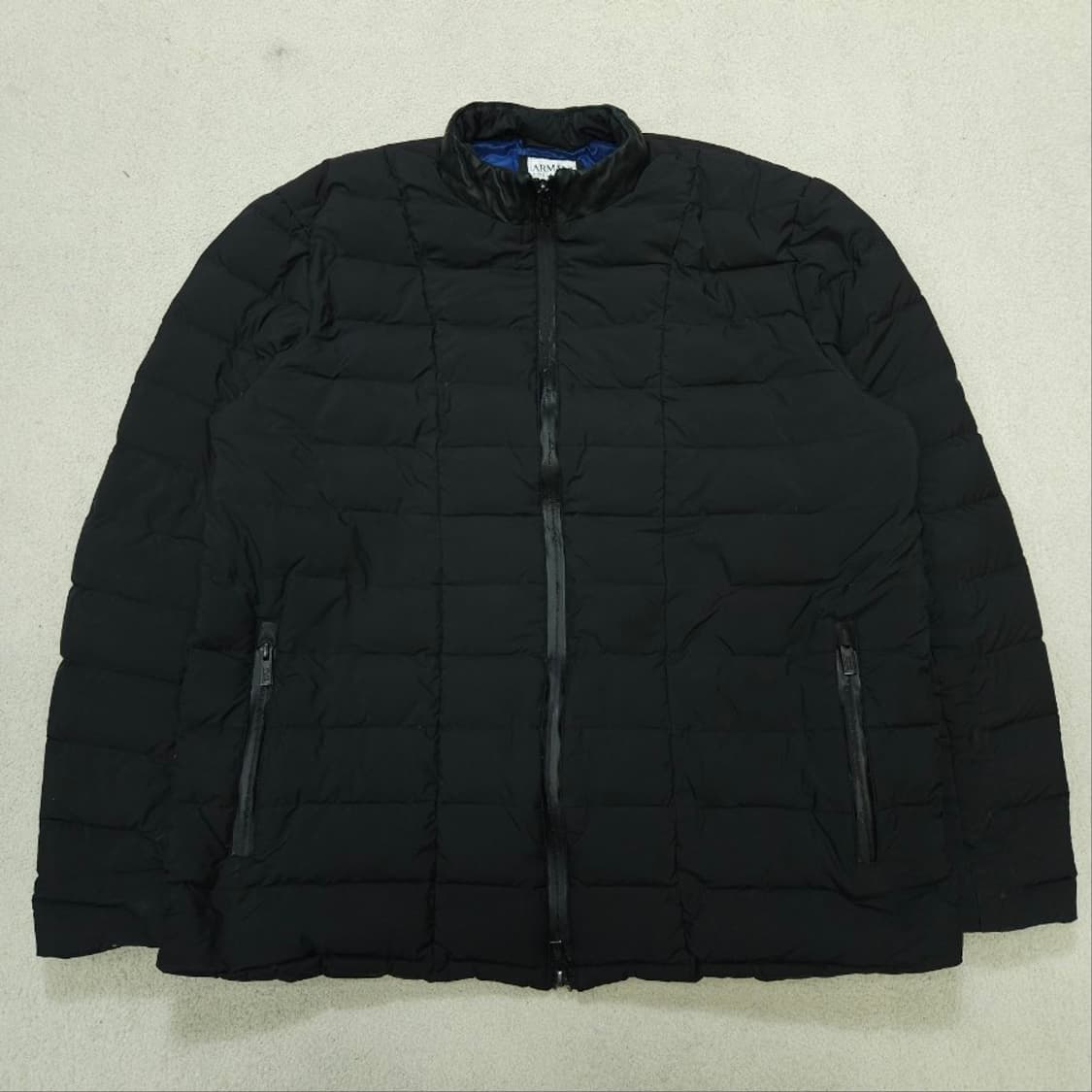 알마니꼴레지오니 경량 패딩 블랙 상품이미지1