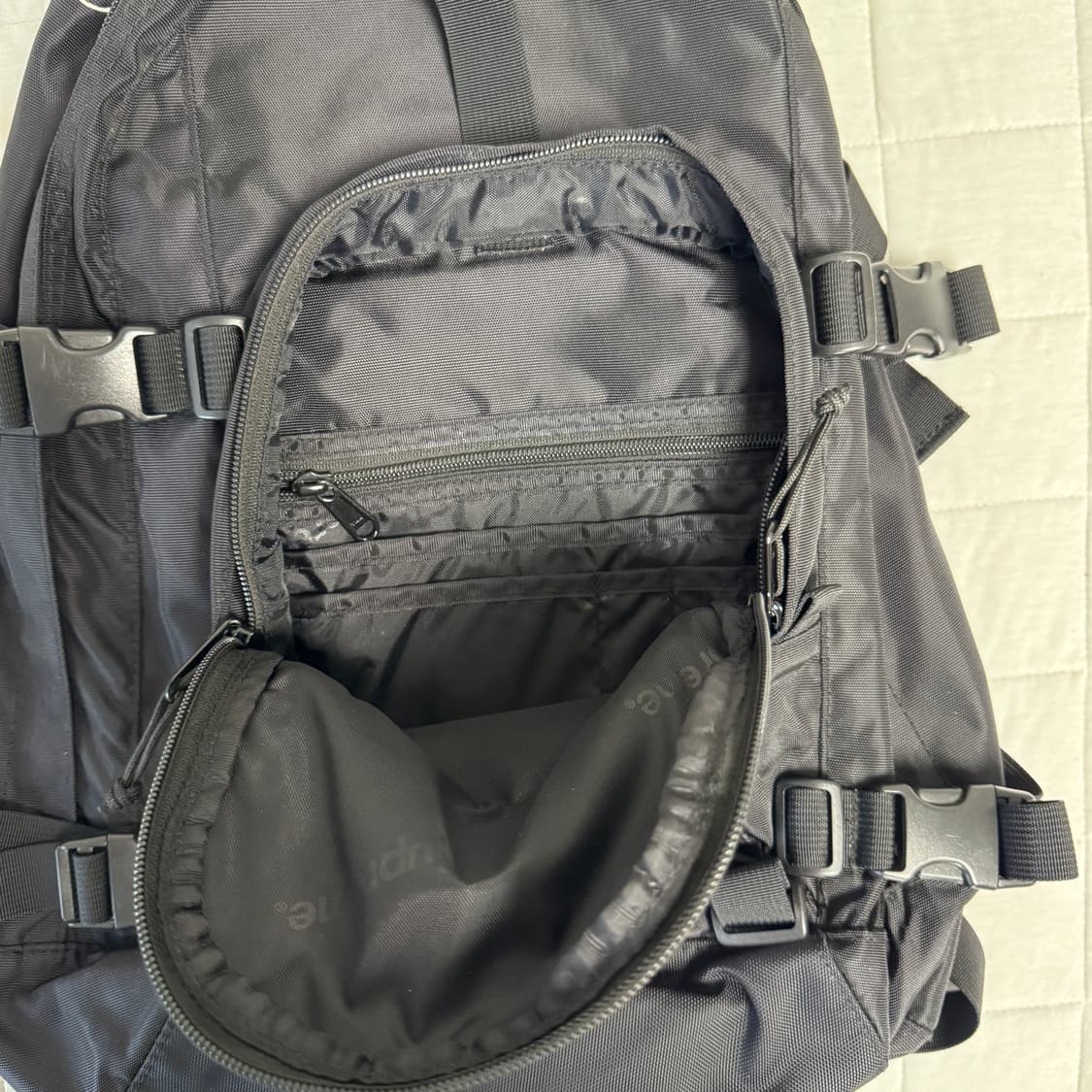 슈프림 Backpack Black - 19FW 상품이미지4