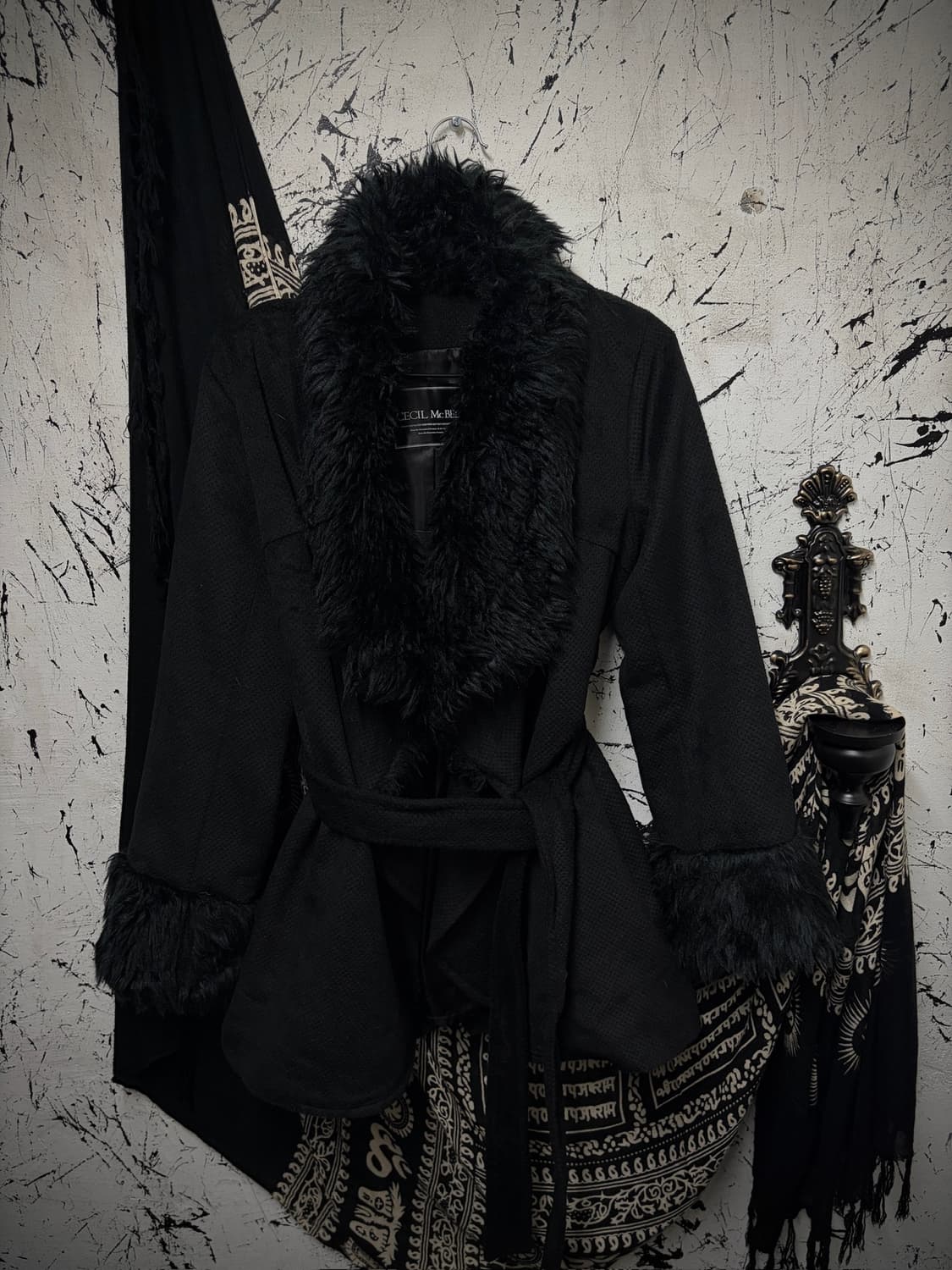 Cecil McBee Black Fur Coat 상품이미지1