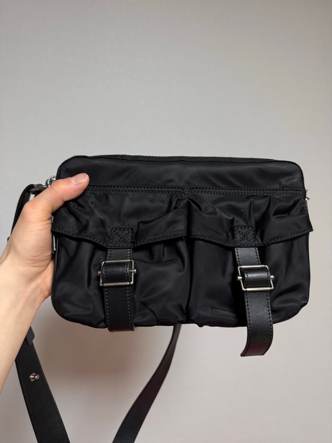 유스 카메라백 fw24 상품이미지3