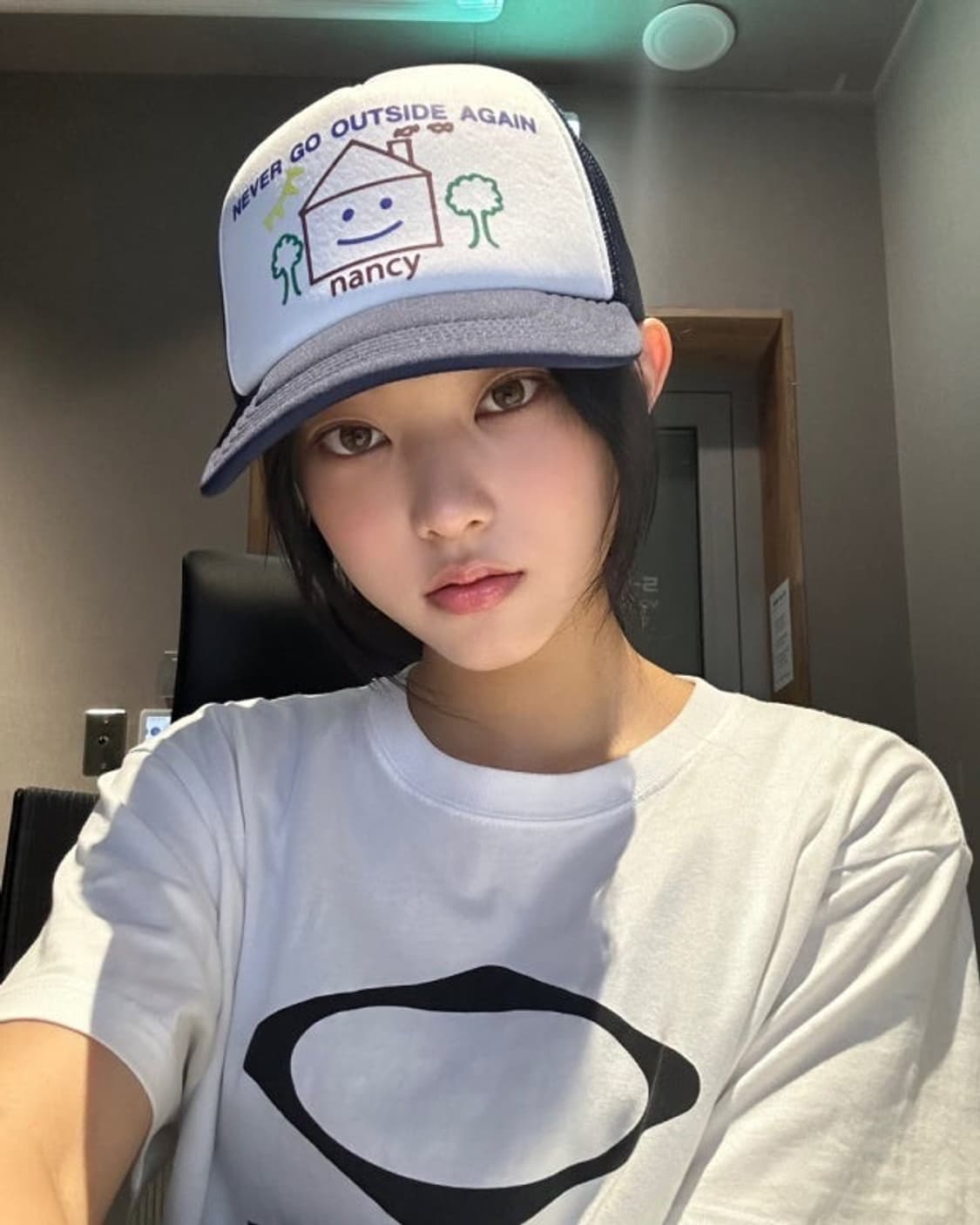 (구해요)Nancy 뉴진스 해린 모자 never go out side 상품이미지1