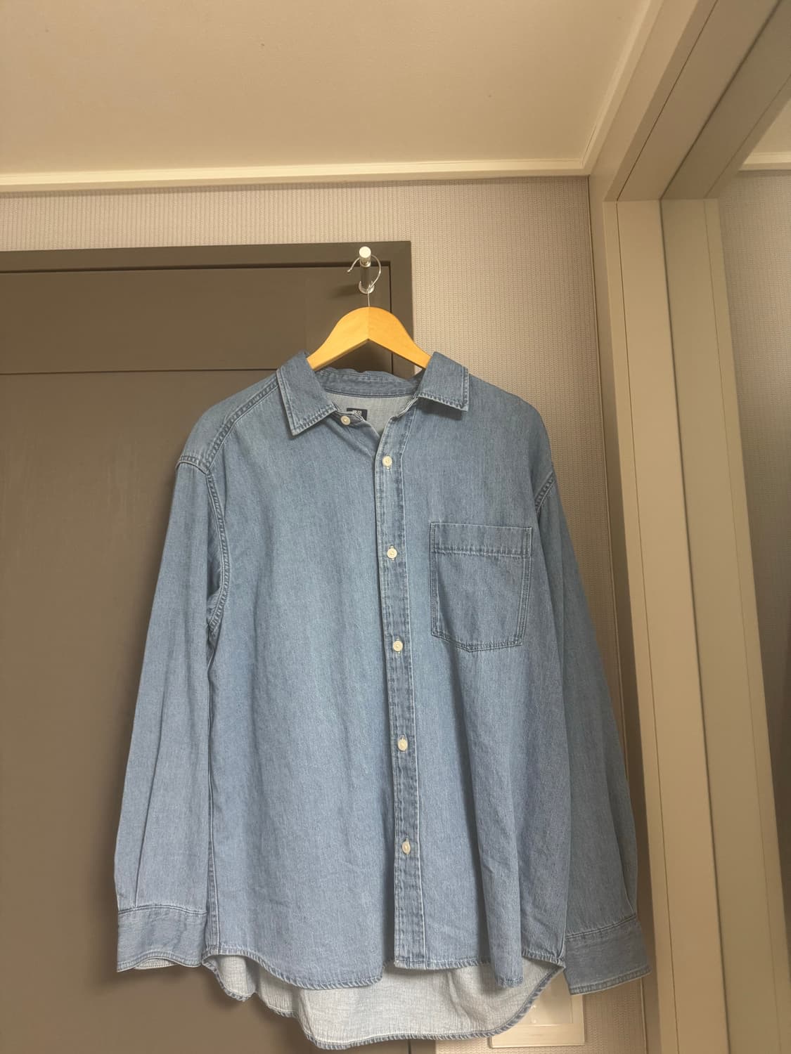 [L]유니클로 데님셔츠 새상품 상품이미지1