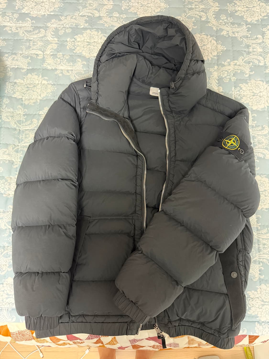 25FW 스톤아일랜드 심리스 패딩 상품이미지1