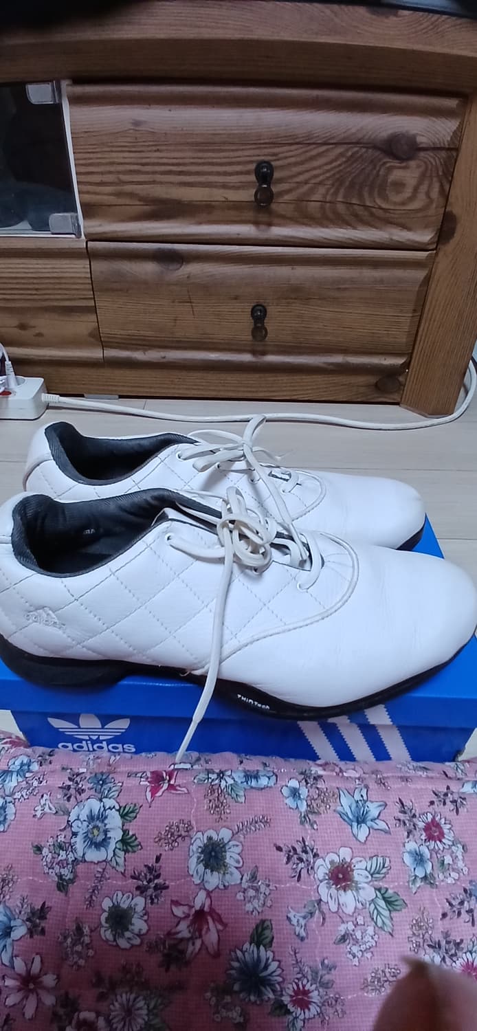 아디다스 여성 골프화(240mm)  상품이미지2