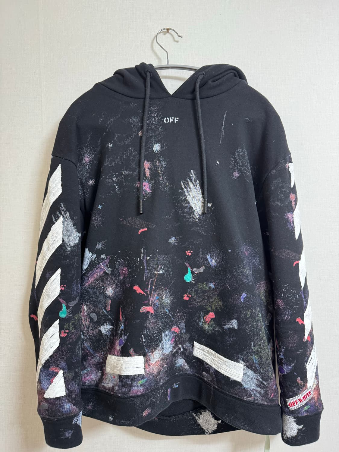 오프화이트 갤럭시 후드티 상품이미지2