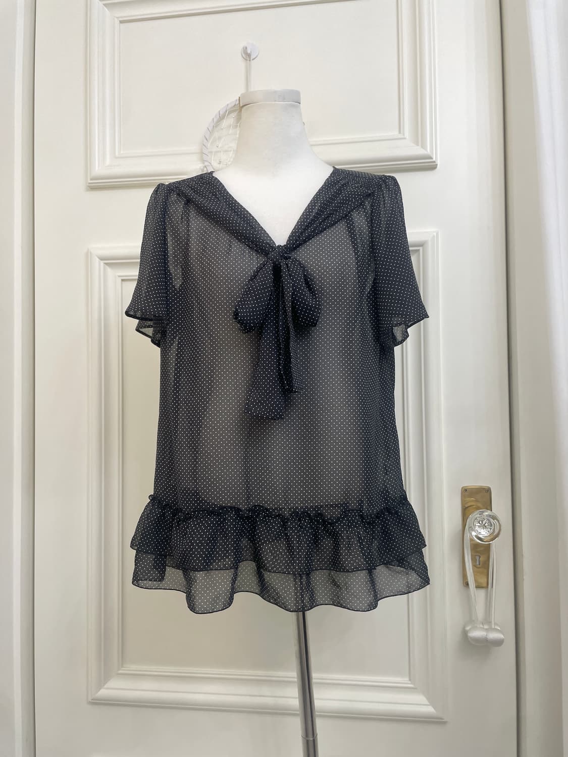 black dot ruffle bow point blouse 상품이미지1