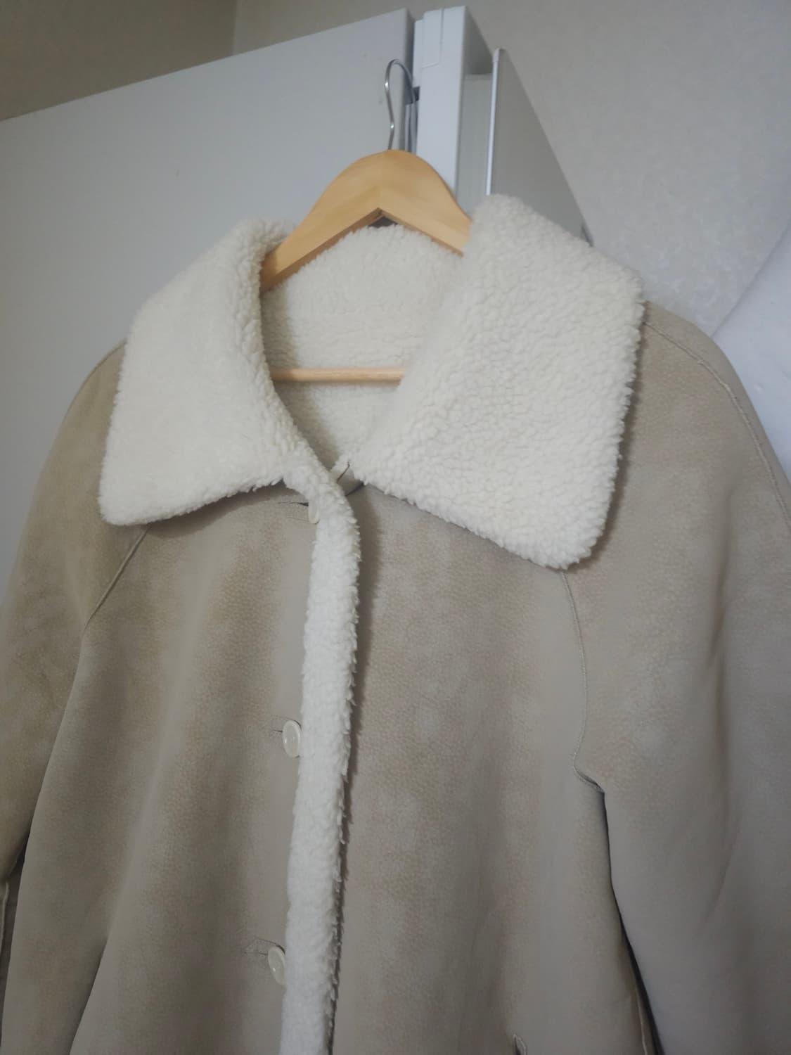 아뜨랑스 리버시블 하프 무스탕 상품이미지4