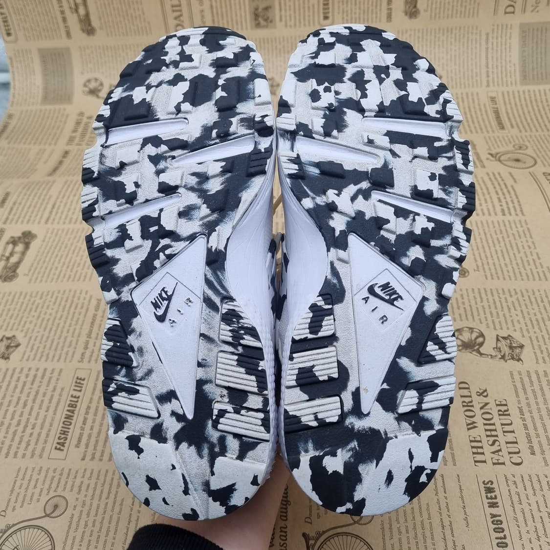 나이키 에어 허라취 여성운동화 실사이즈235 상품이미지3