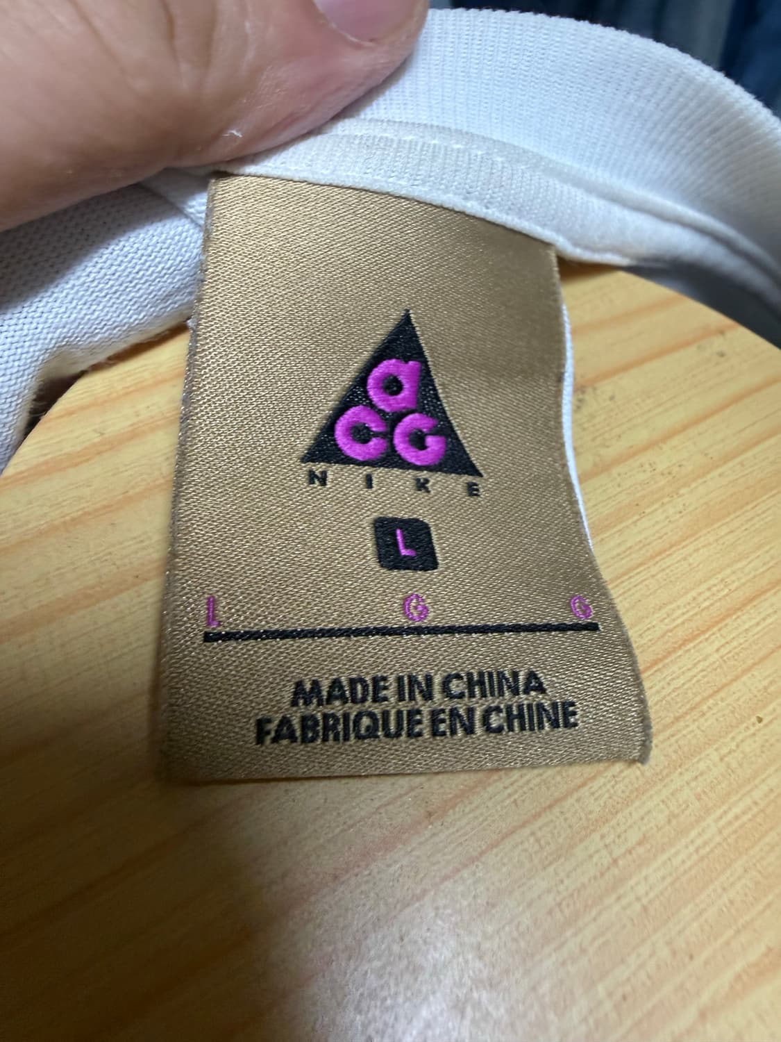[L] 나이키 ACG 반팔 티셔츠 화이트 상품이미지3