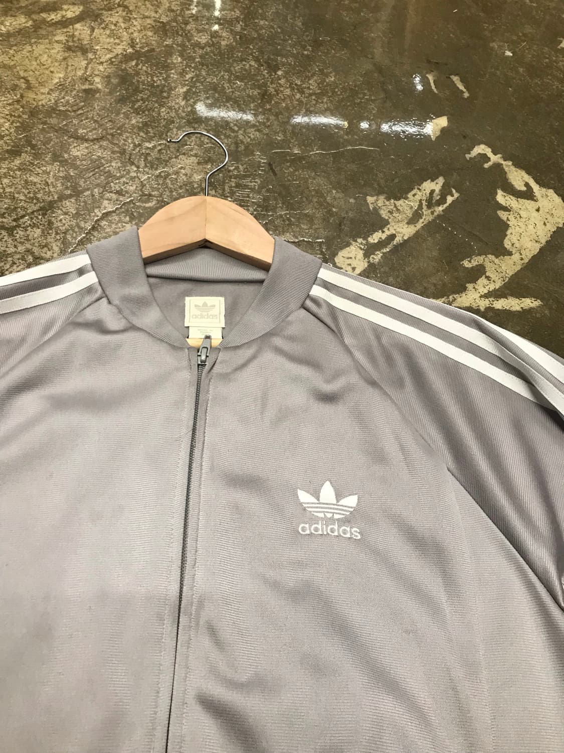 아디다스 그레이 백그래픽 져지 상품이미지4