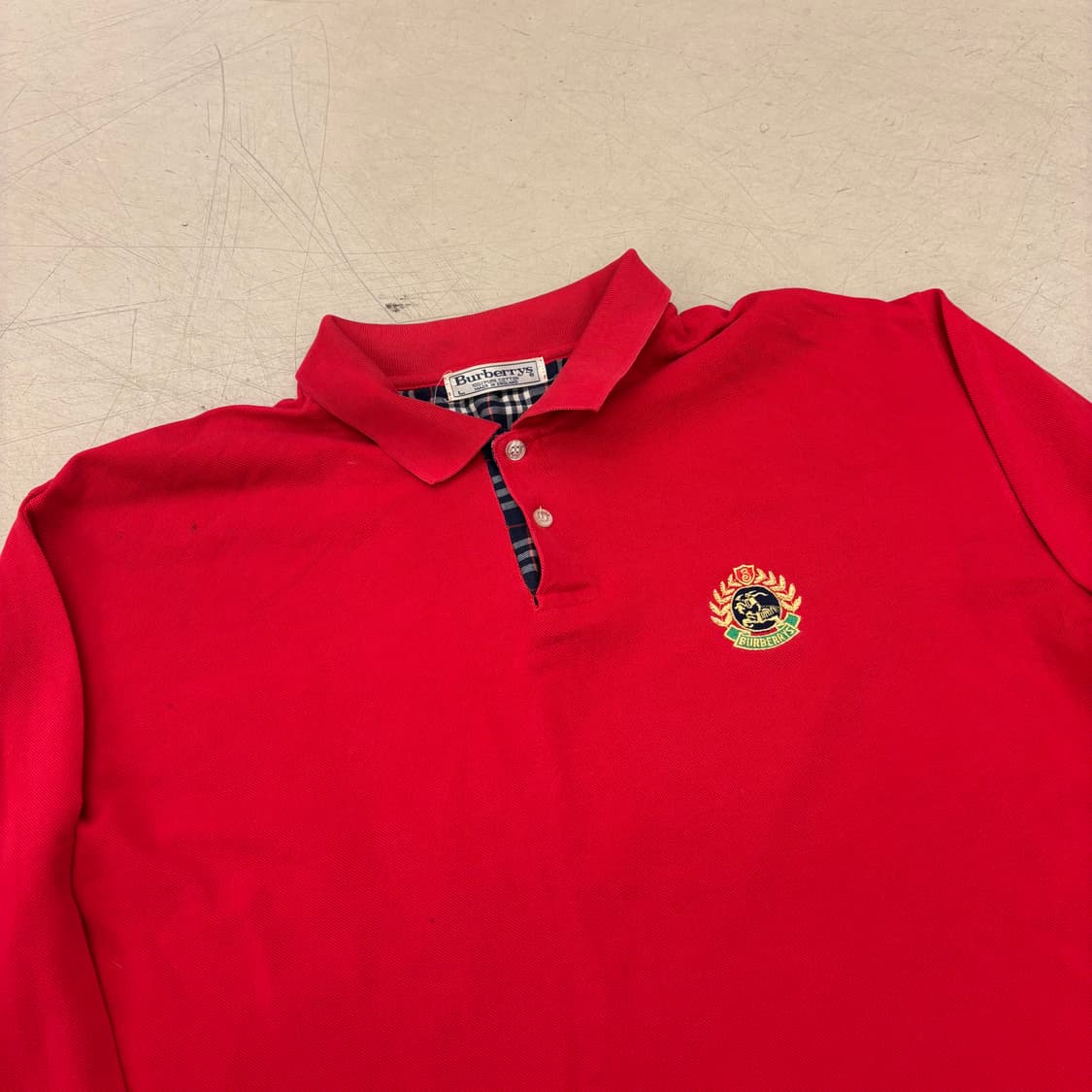 버버리 레드 스몰로고 카라티 상품이미지2