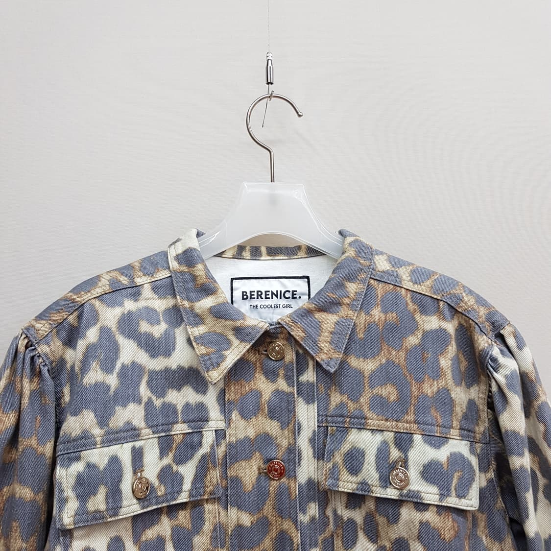 베르니스 2025 레오파드 패턴 코튼 워싱 자켓 36사이즈 상품이미지2