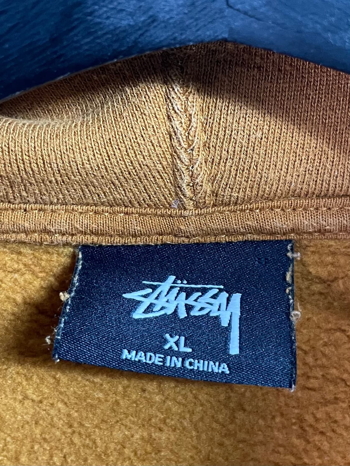 스투시 스펠아웃 머스타드 오버핏 후드티  (on.225)   상품이미지5