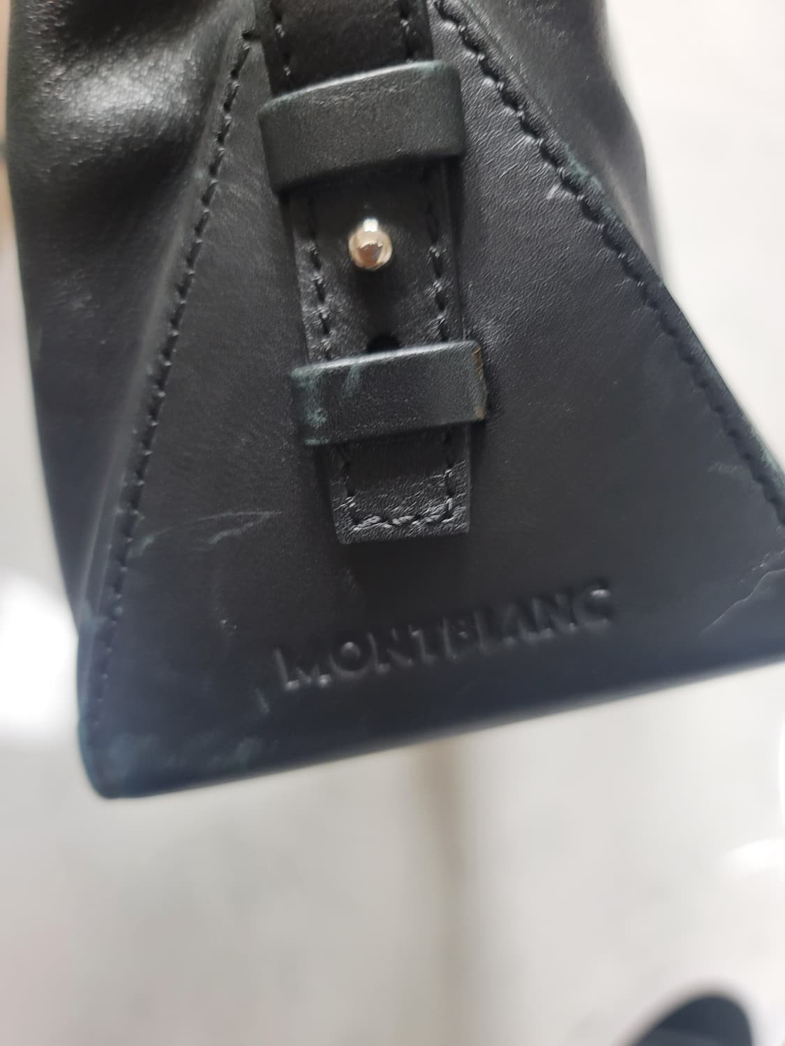 몽블랑 남성 서류가방 적당한사용감 내부 깨끗

 상품이미지6