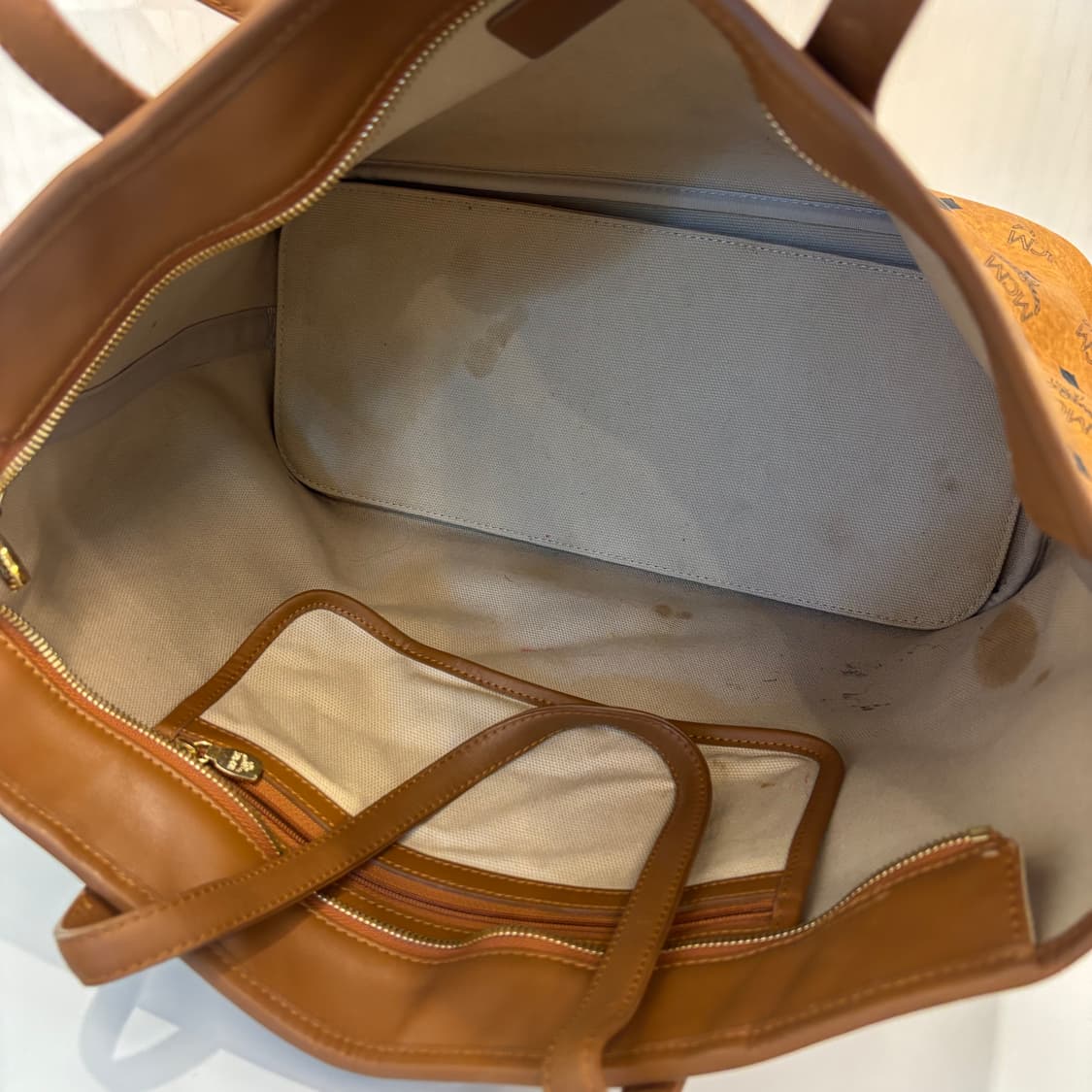 정품 MCM 황토 비세토스 숄더백     상품이미지9