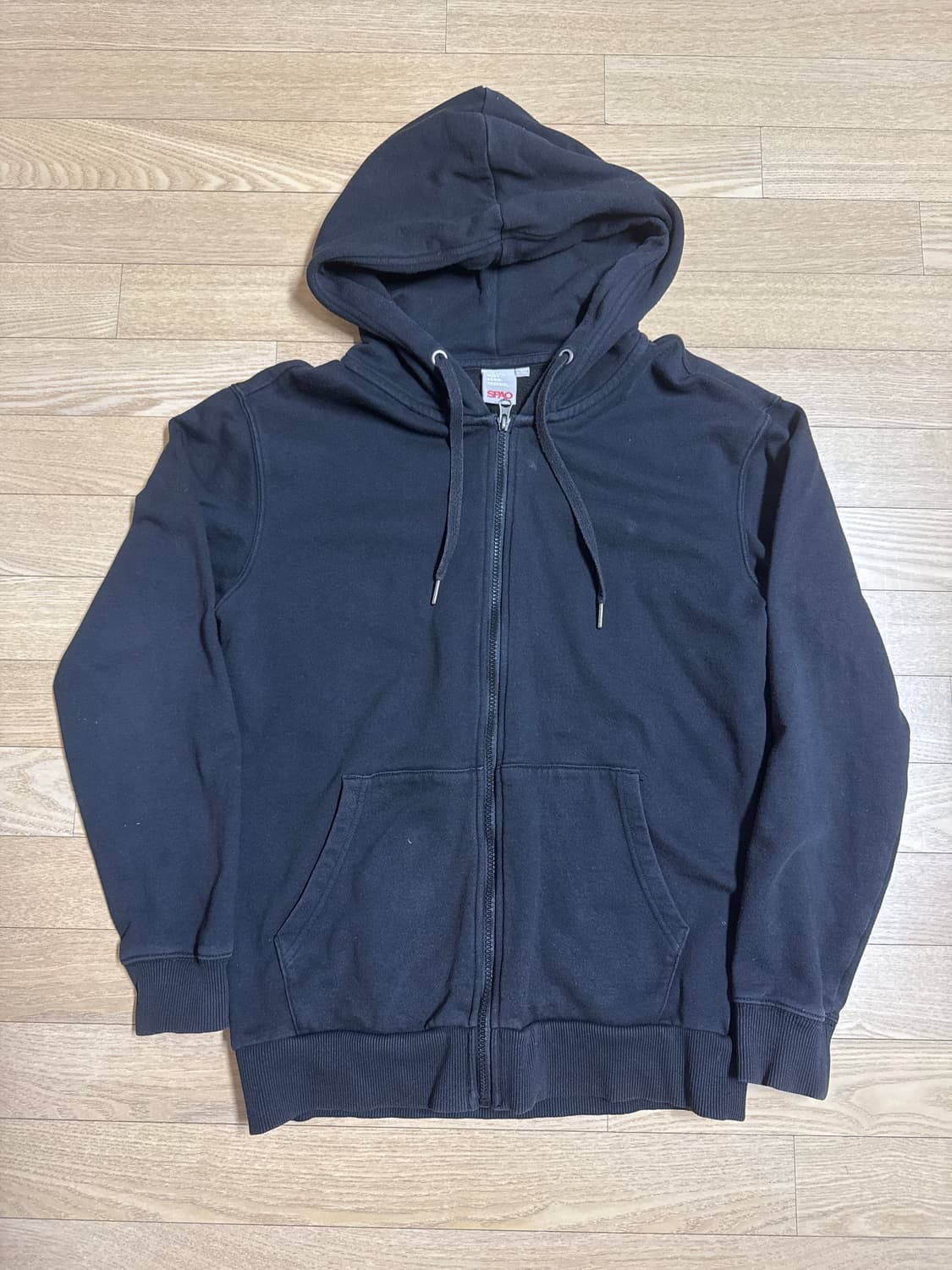 스파오 검정 후드집업 상품이미지1