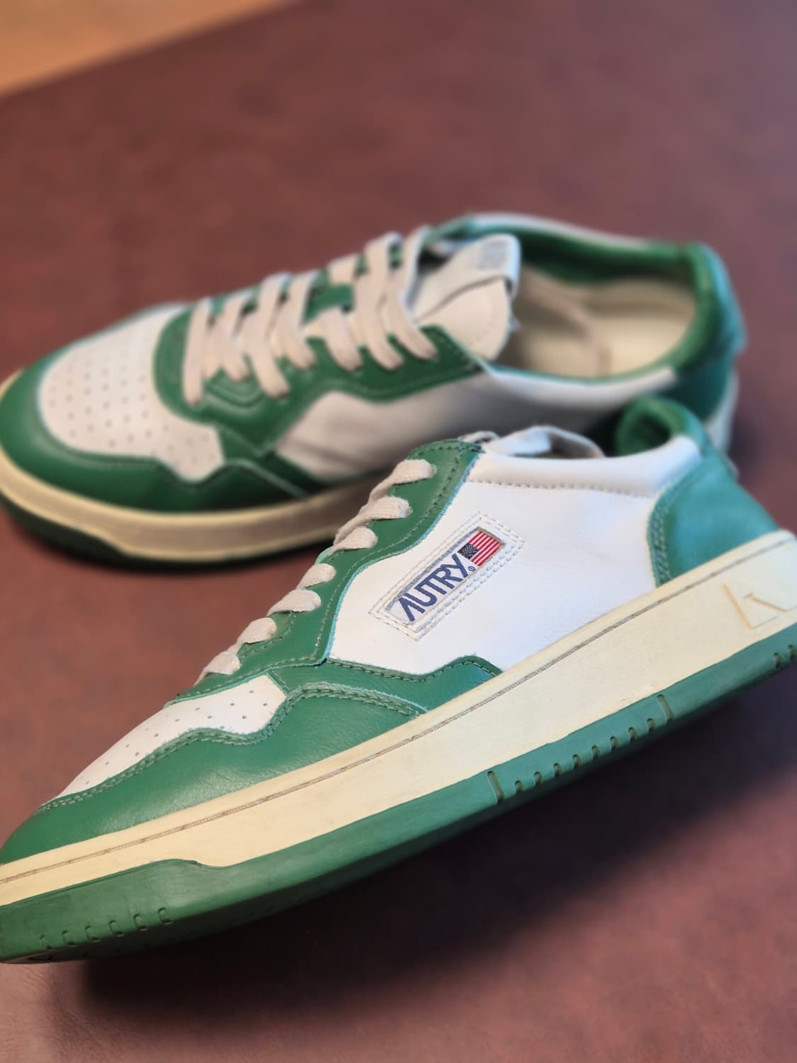 실착용2회 260-265(41) 오트리 메달리스트 로우 스니커 상품이미지5