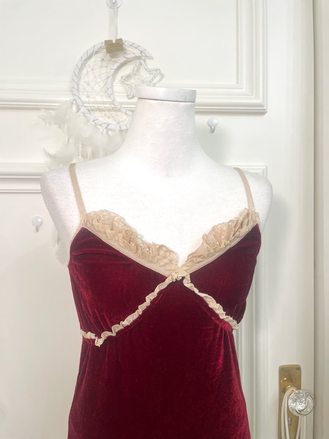 red velvet lace trim sleeveless top 상품이미지4