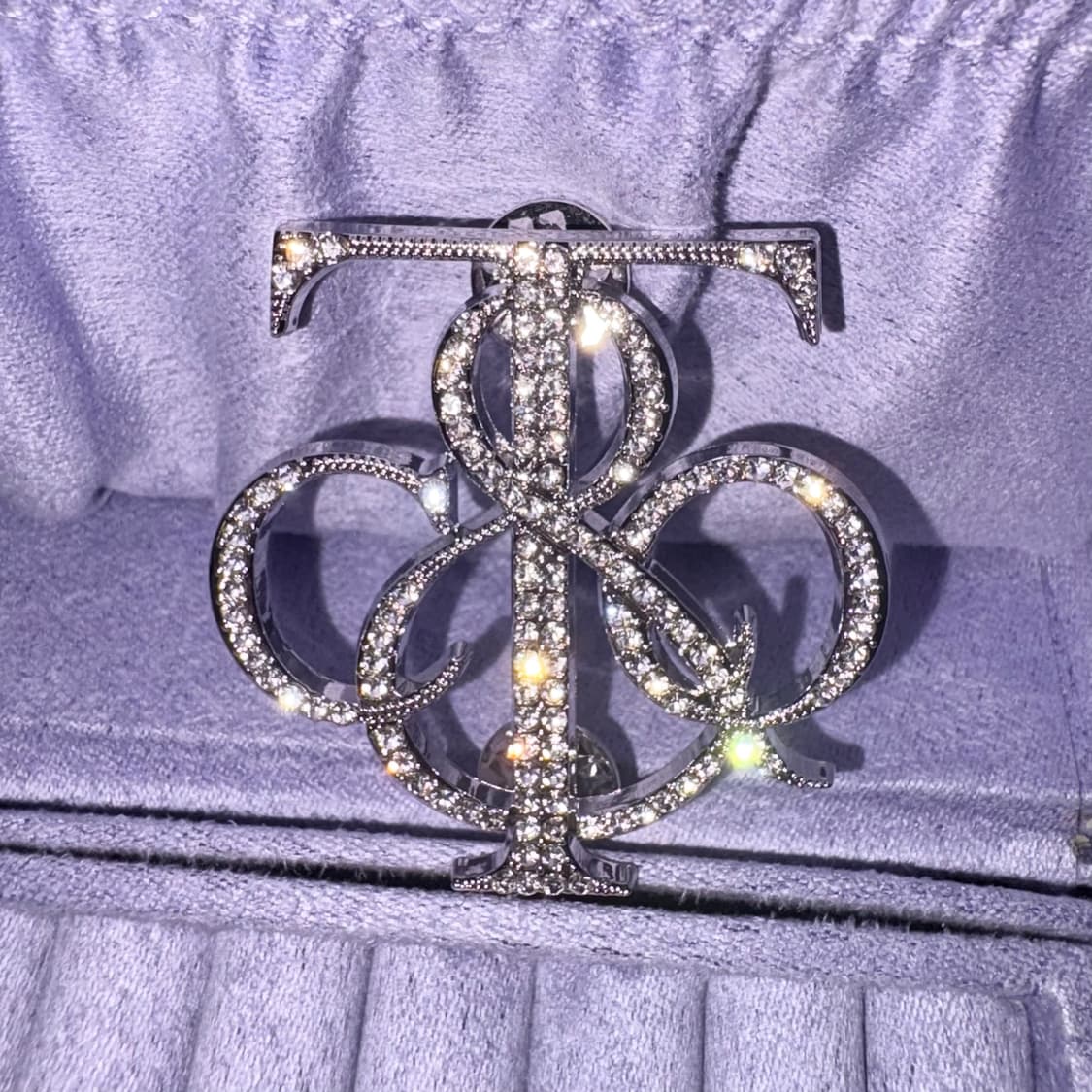 실버톤 큐빅 이니셜 브로치✨ 상품이미지1