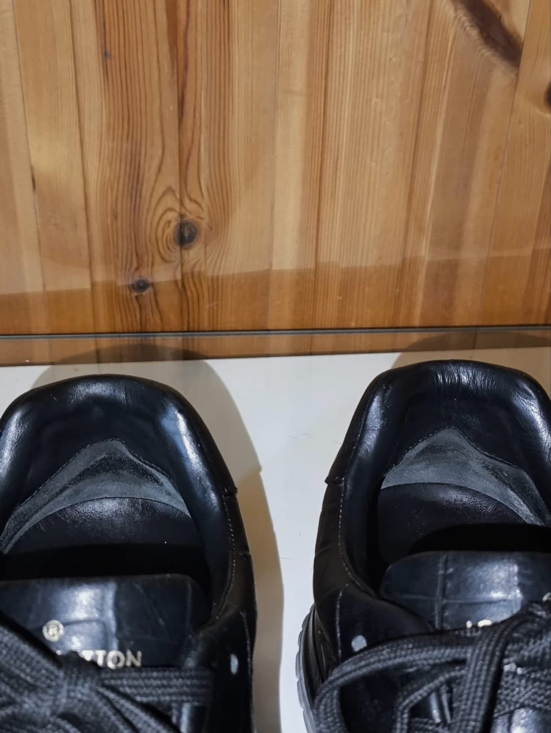 255mm 6.5 루이비통 런어웨이 레더 스니커즈  상품이미지5