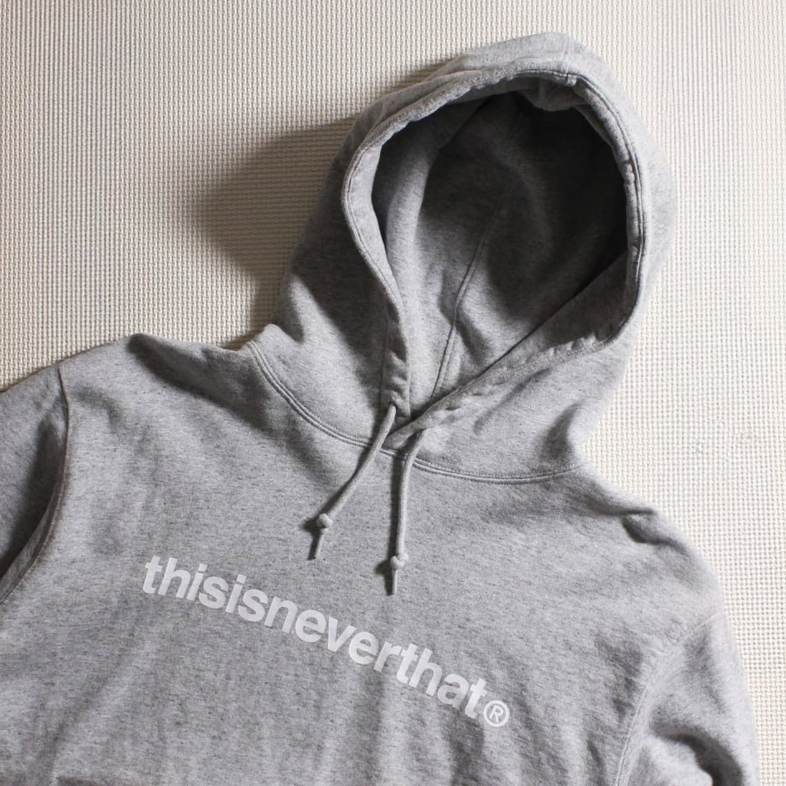 thisisneverthat® 디네뎃 그레이 후드티 상품이미지3