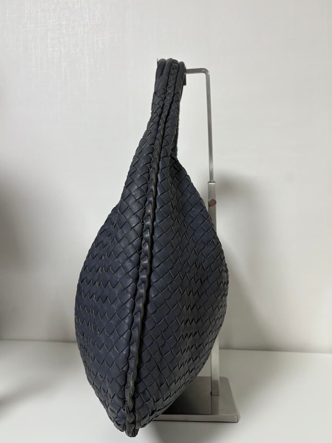 보테가베네타 리미티드 호보백 다크네이비 상품이미지4