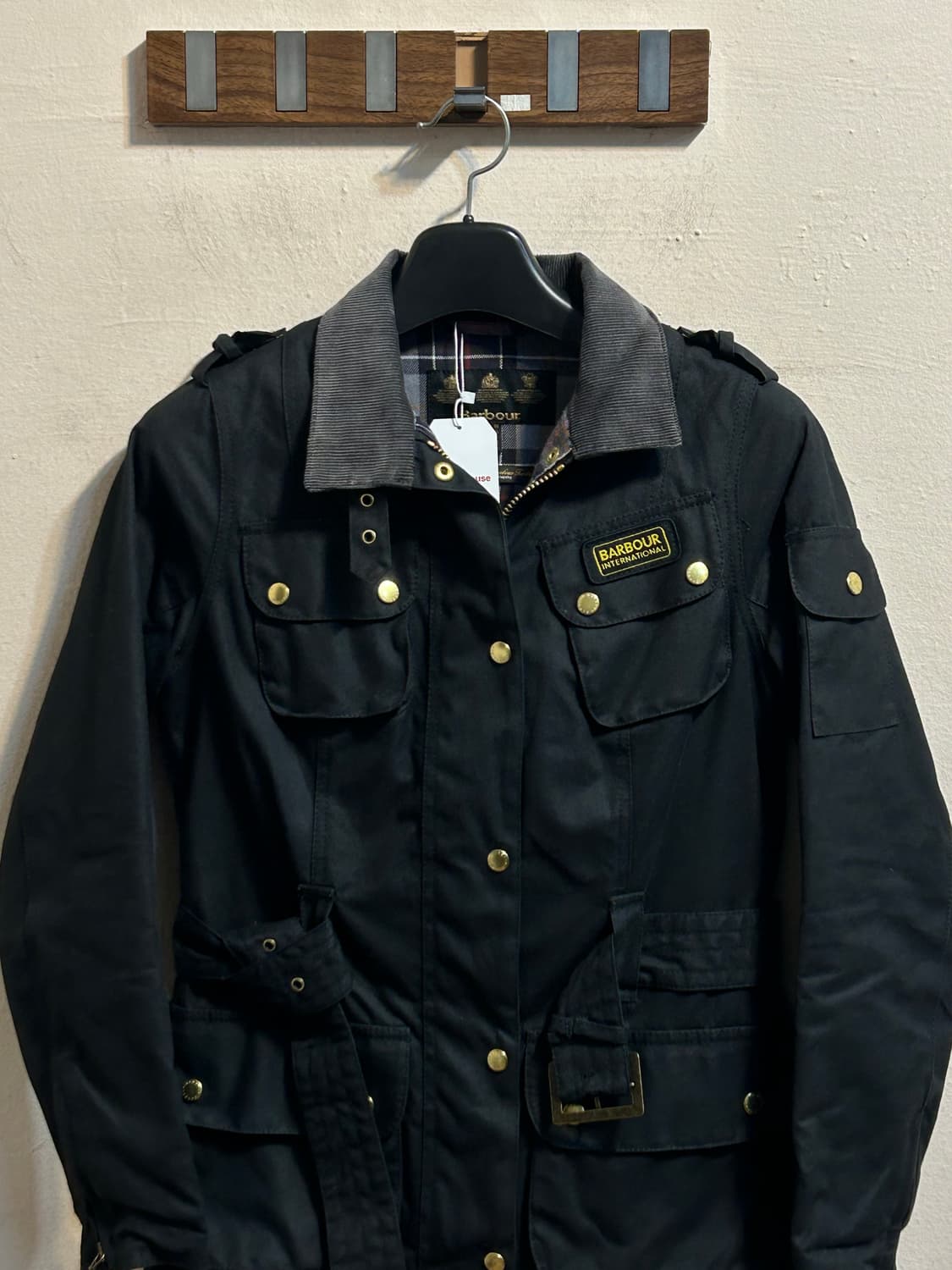 바버 인터네셔널 벨티드 왁스 자켓  상품이미지2