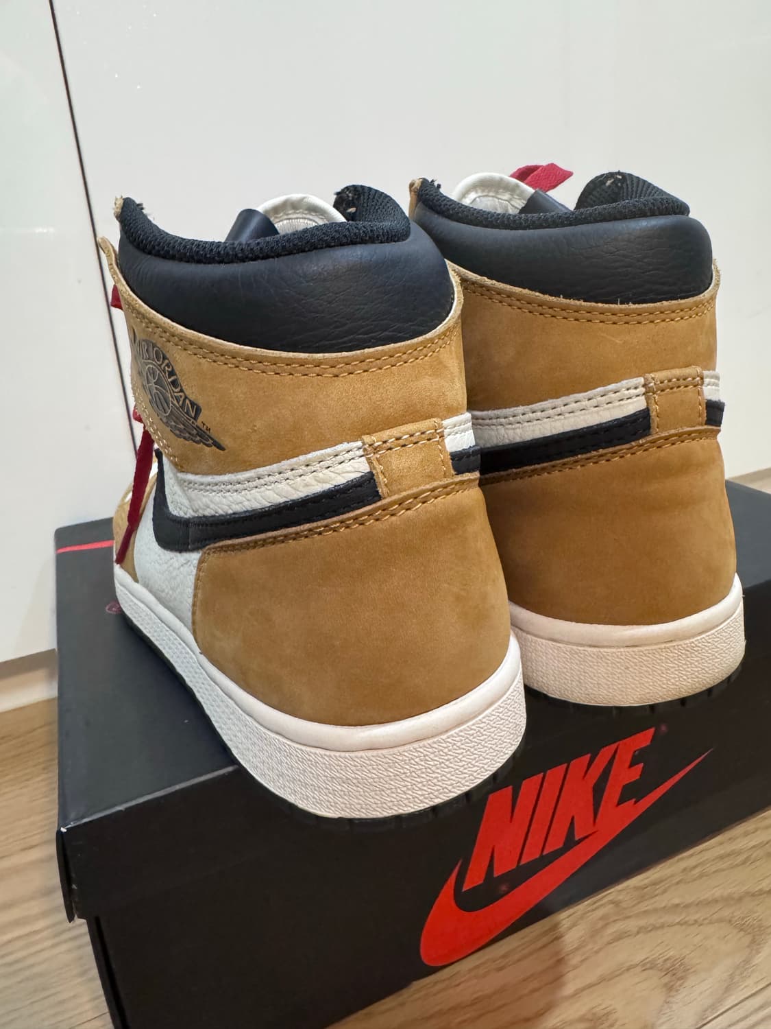 나이키 에어 조던 1 하이 OG 루키 250 상품이미지6