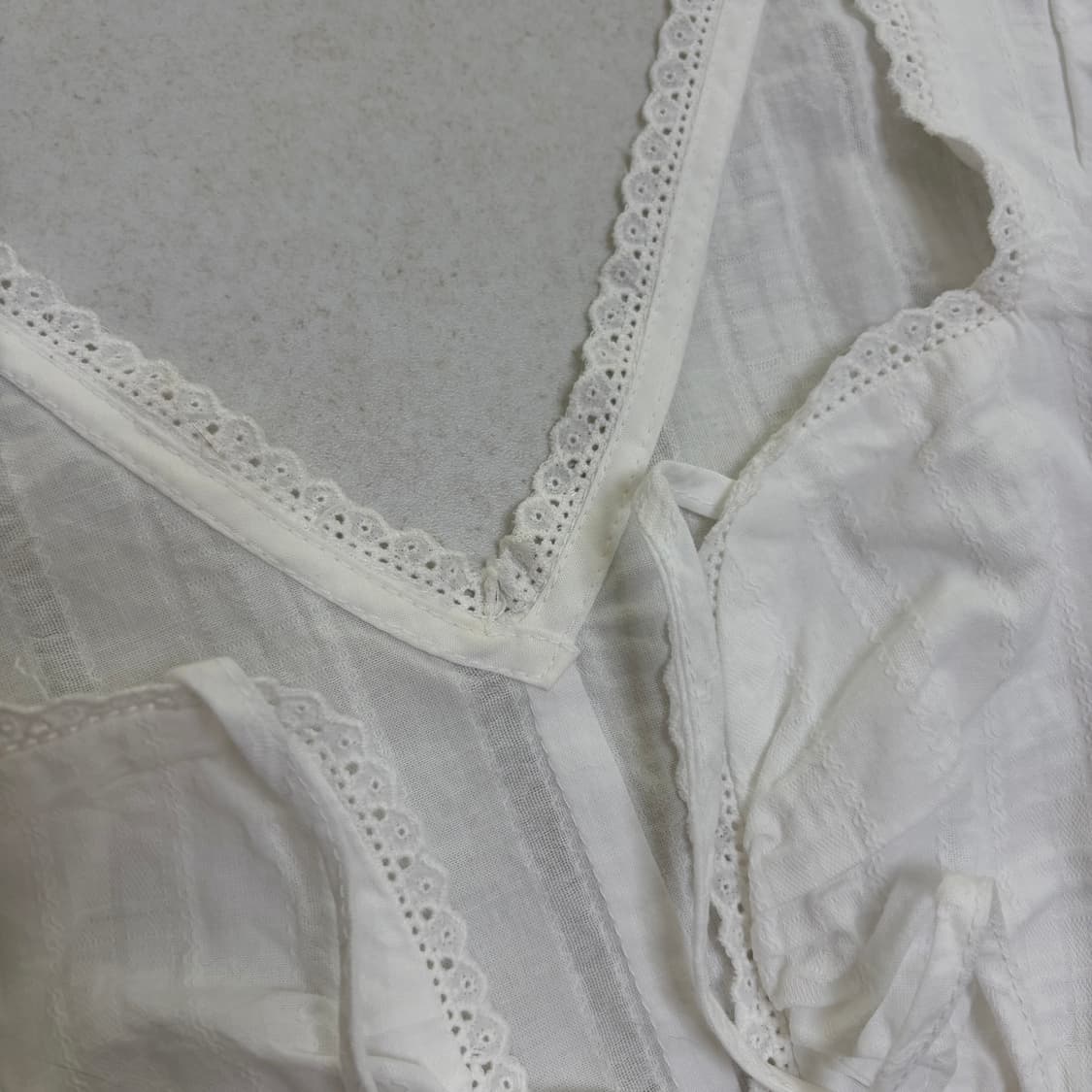 에즈이프캘리 CROP RIBBON OPEN BLOUSE 상품이미지3