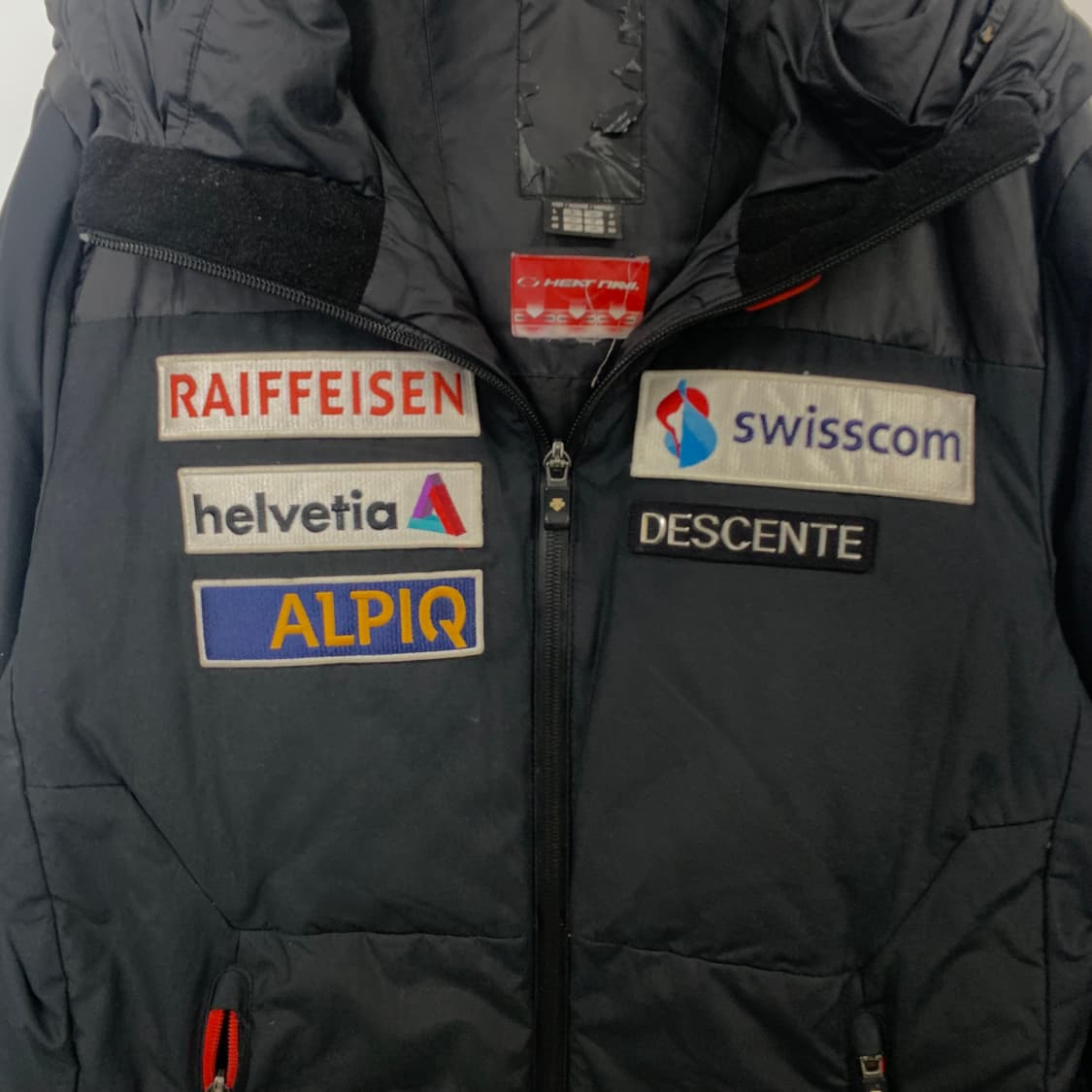 데상트 아우디 스위스 스키팀 덕다운 패딩 상품이미지4