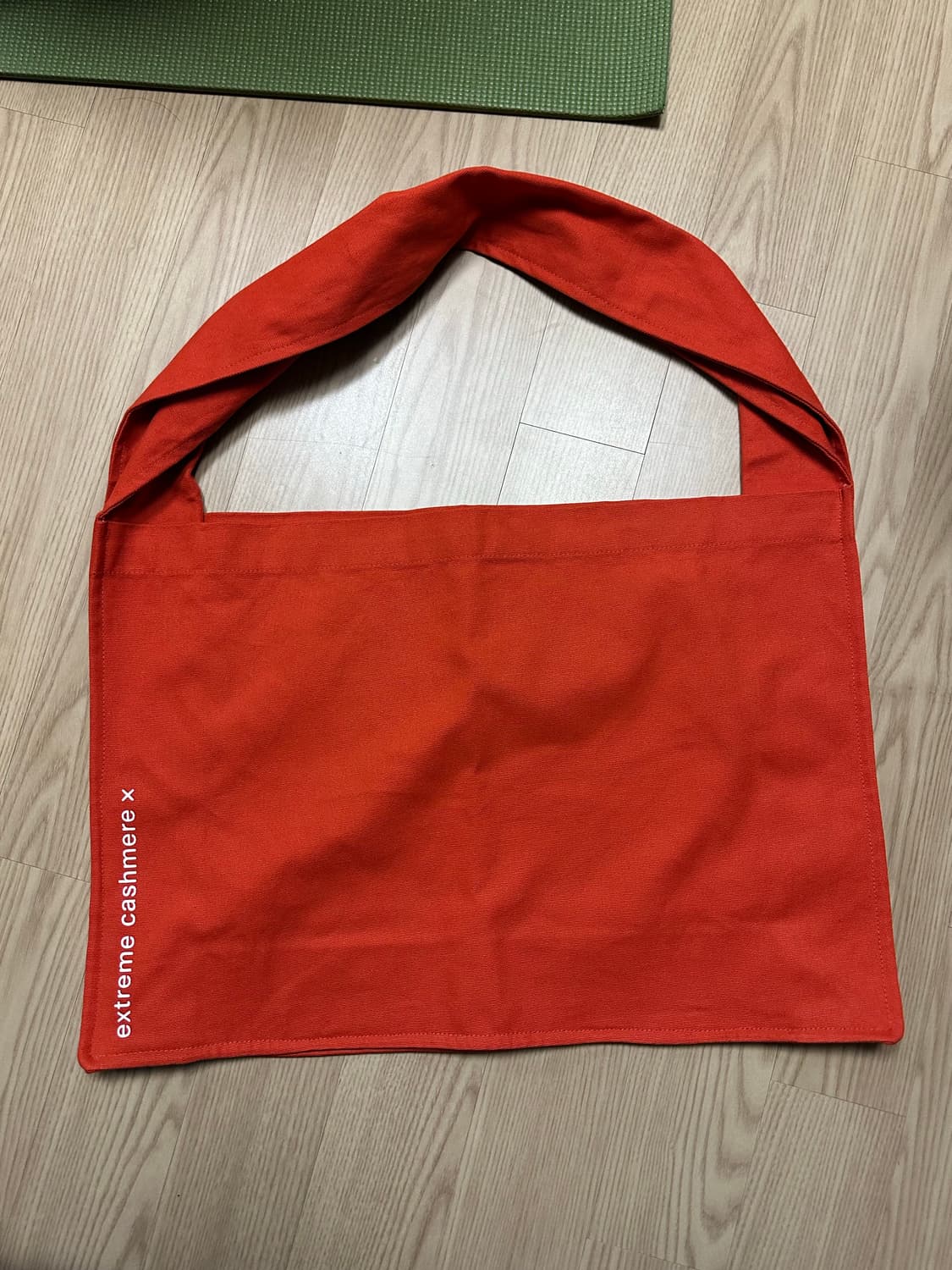 (새상품) 익스트림 캐시미어 에코백 상품이미지1